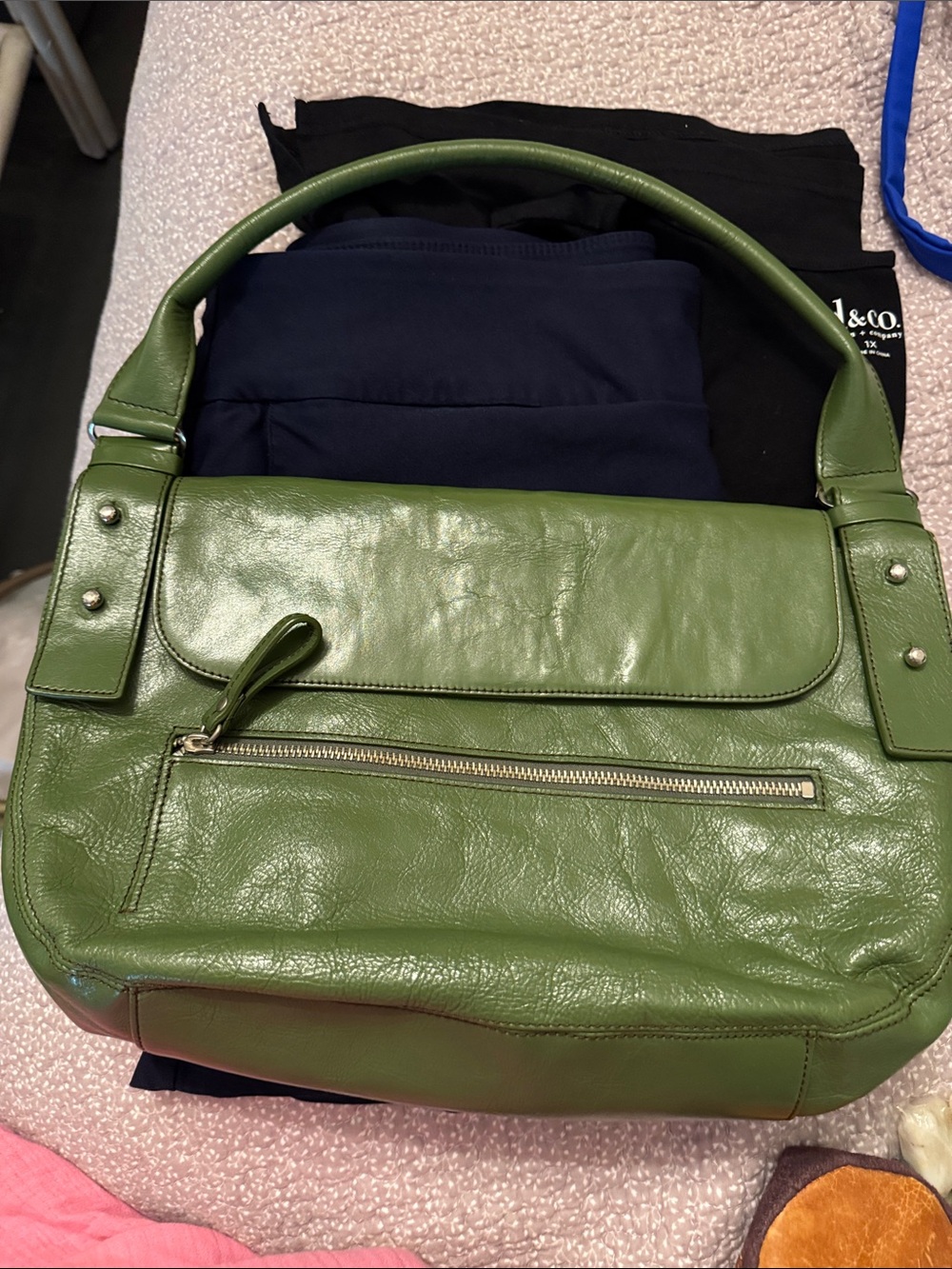 Kenneth Cole Leather Shoulder Bag in Olive Green